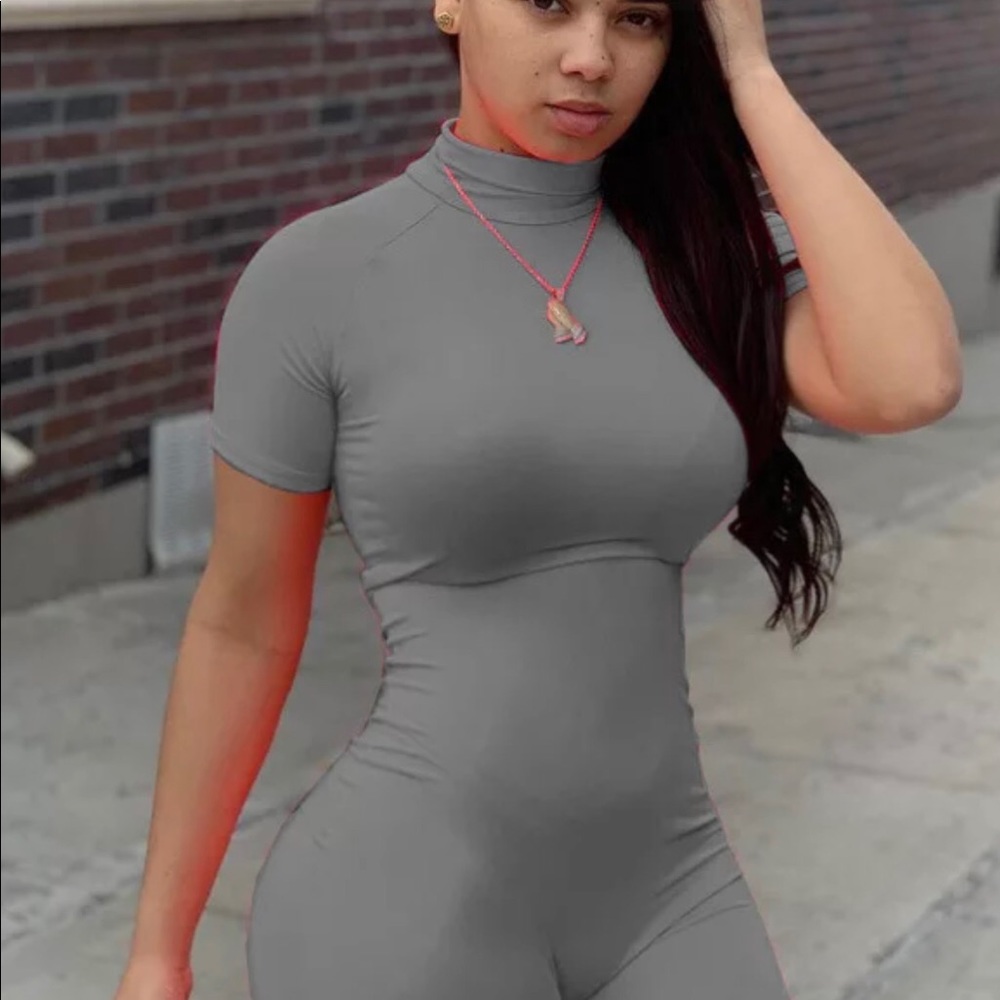 Body Con - Picture 3 of 5